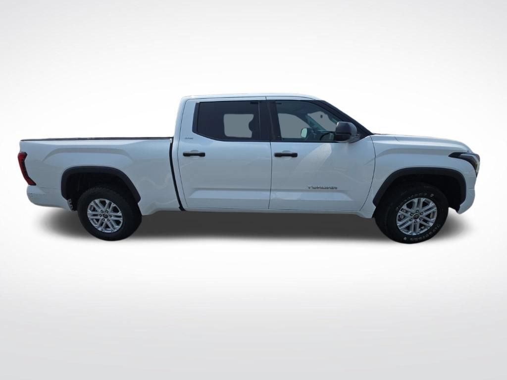 Used 2022 Toyota Tundra SR5 AWD/4WD image 2