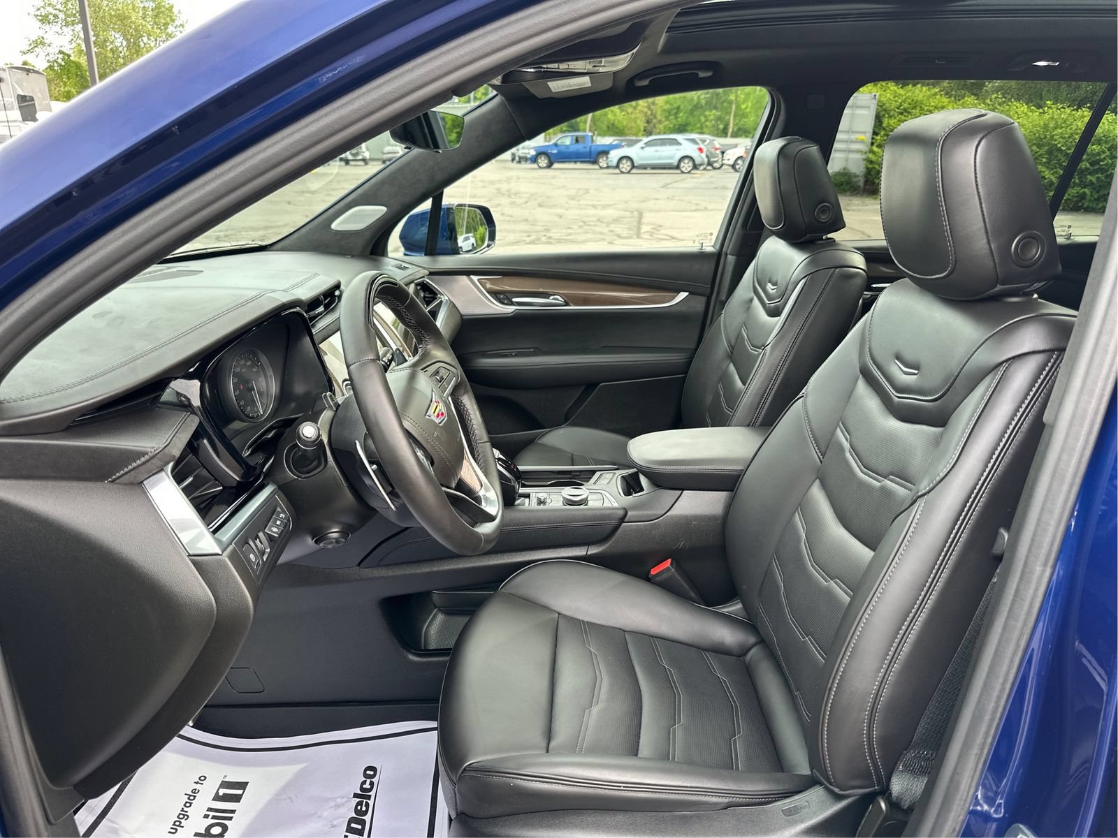 Certified 2025 Cadillac XT6 Sport w/ Platinum Package AWD/4WD image 9