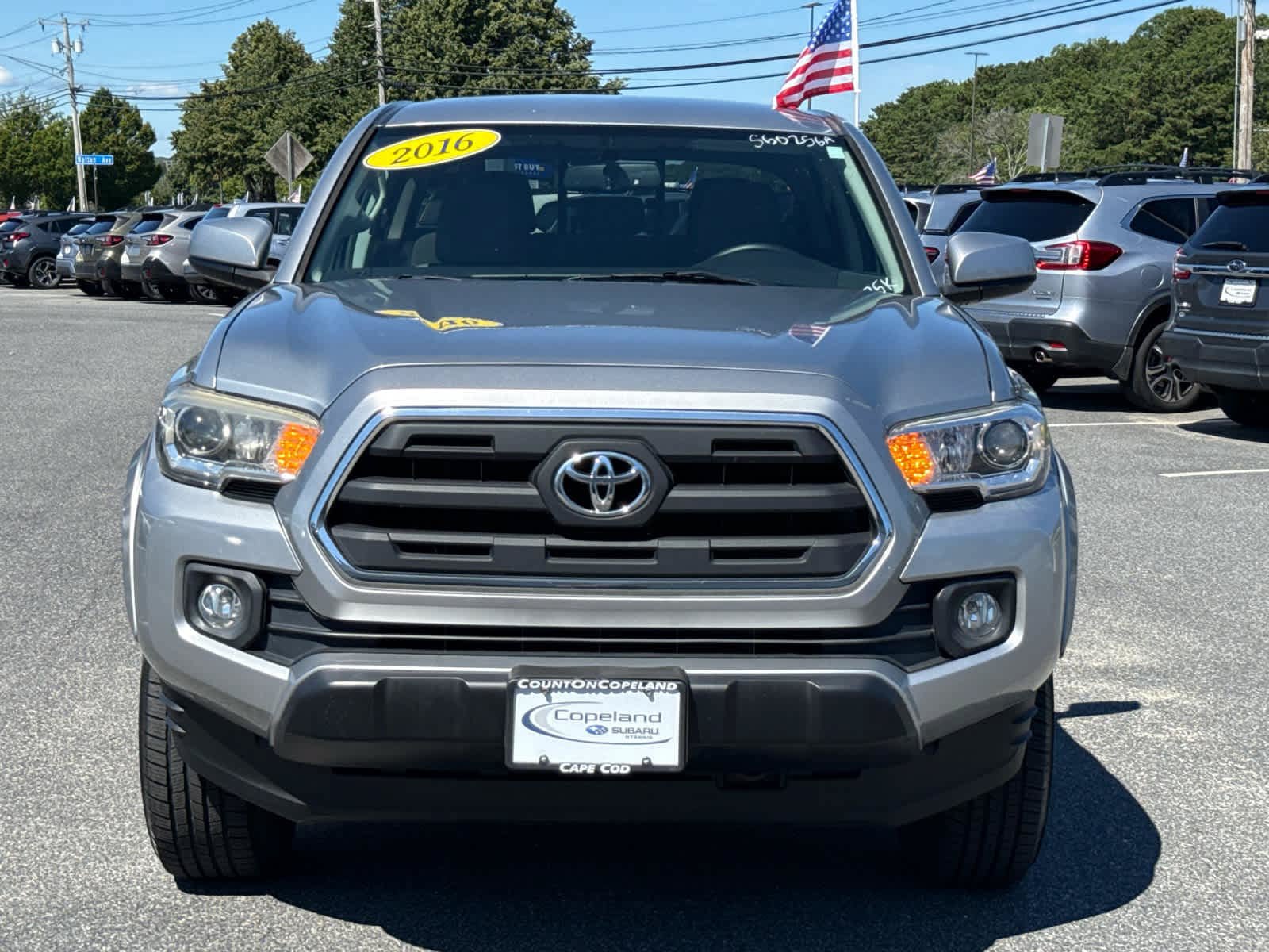Used 2016 Toyota Tacoma SR5 w/ SR5 Appearance Package (SN) AWD/4WD image 2