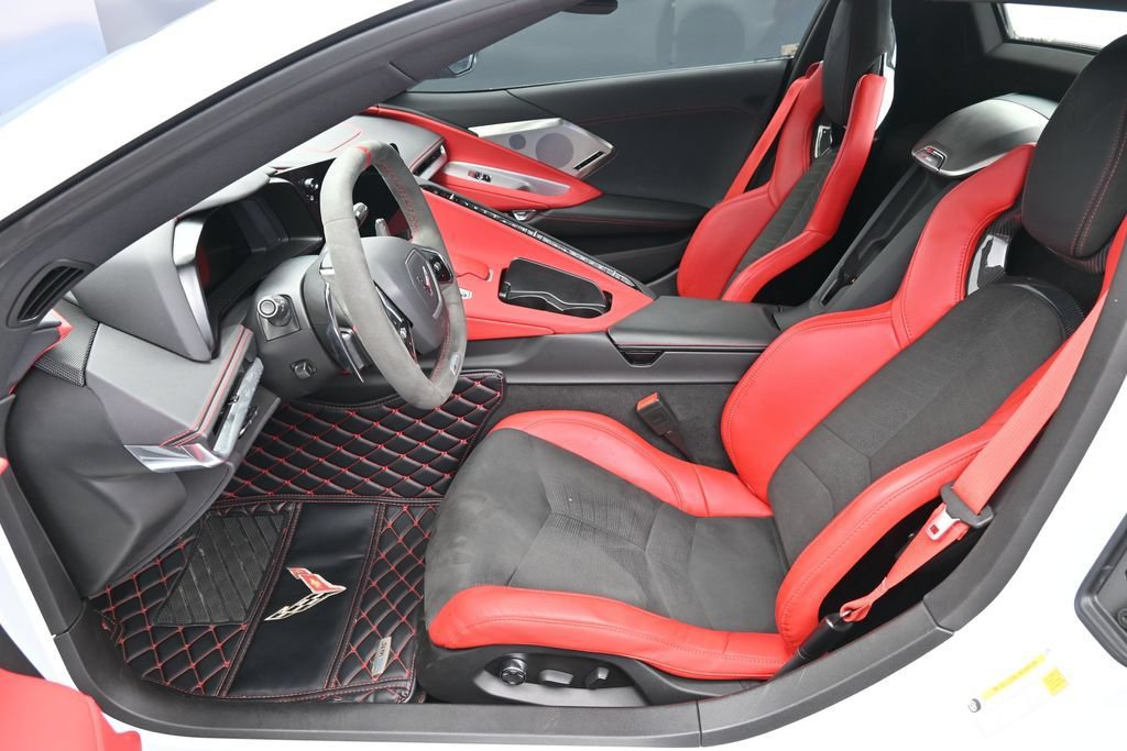 Used 2024 Chevrolet Corvette Z06 RWD image 13