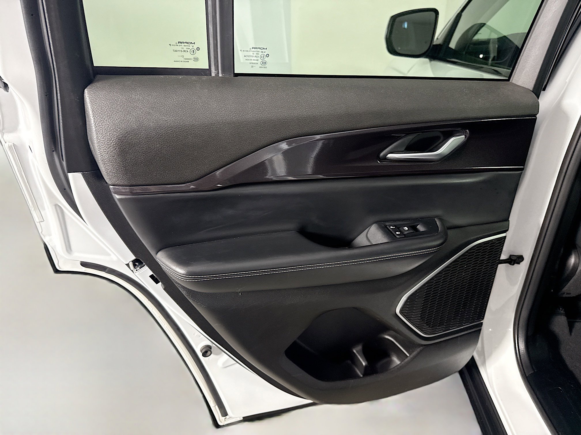 Used 2022 Jeep Grand Cherokee Laredo w/ Luxury Tech Group I image 26