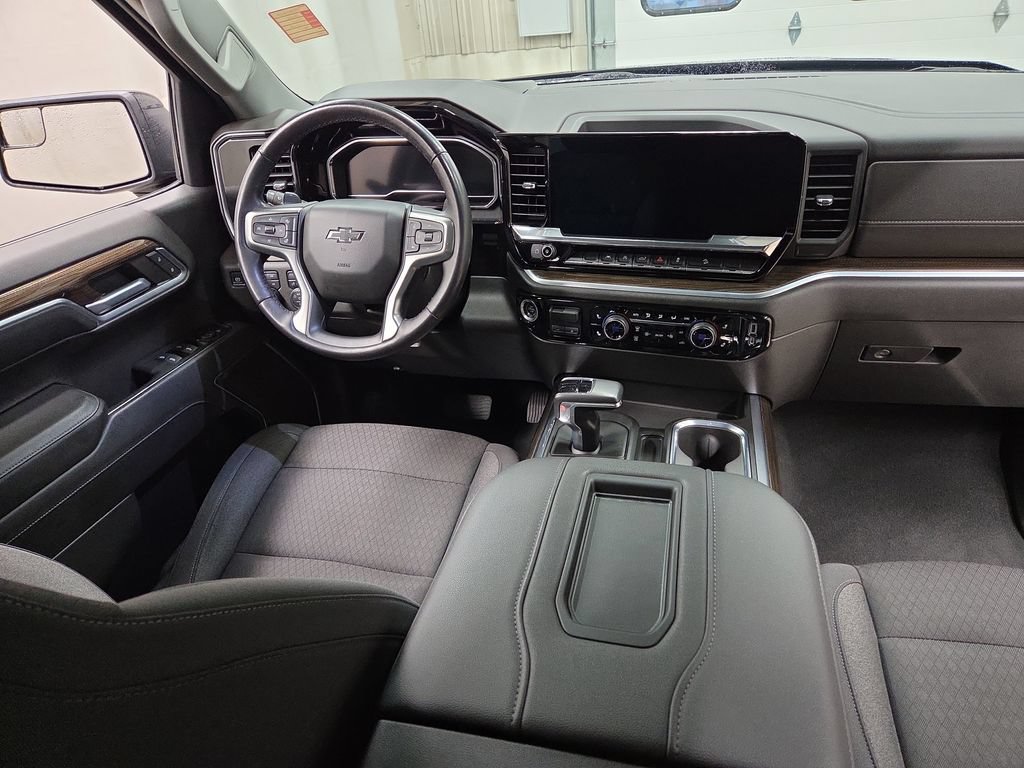 Used 2022 Chevrolet Silverado 1500 RST w/ Z71 Off-Road Package AWD/4WD image 13