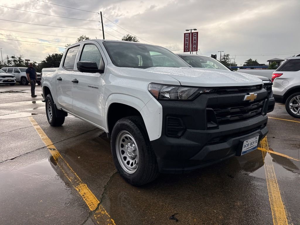 Used 2024 Chevrolet Colorado W/T w/ Technology Package RWD image 3