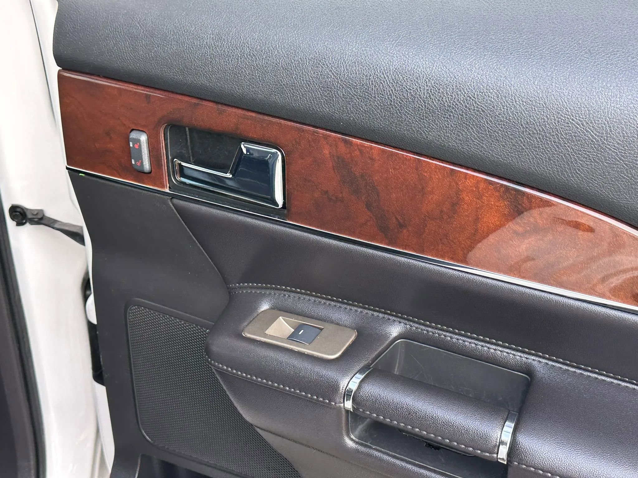 Used 2013 Lincoln MKX FWD image 24