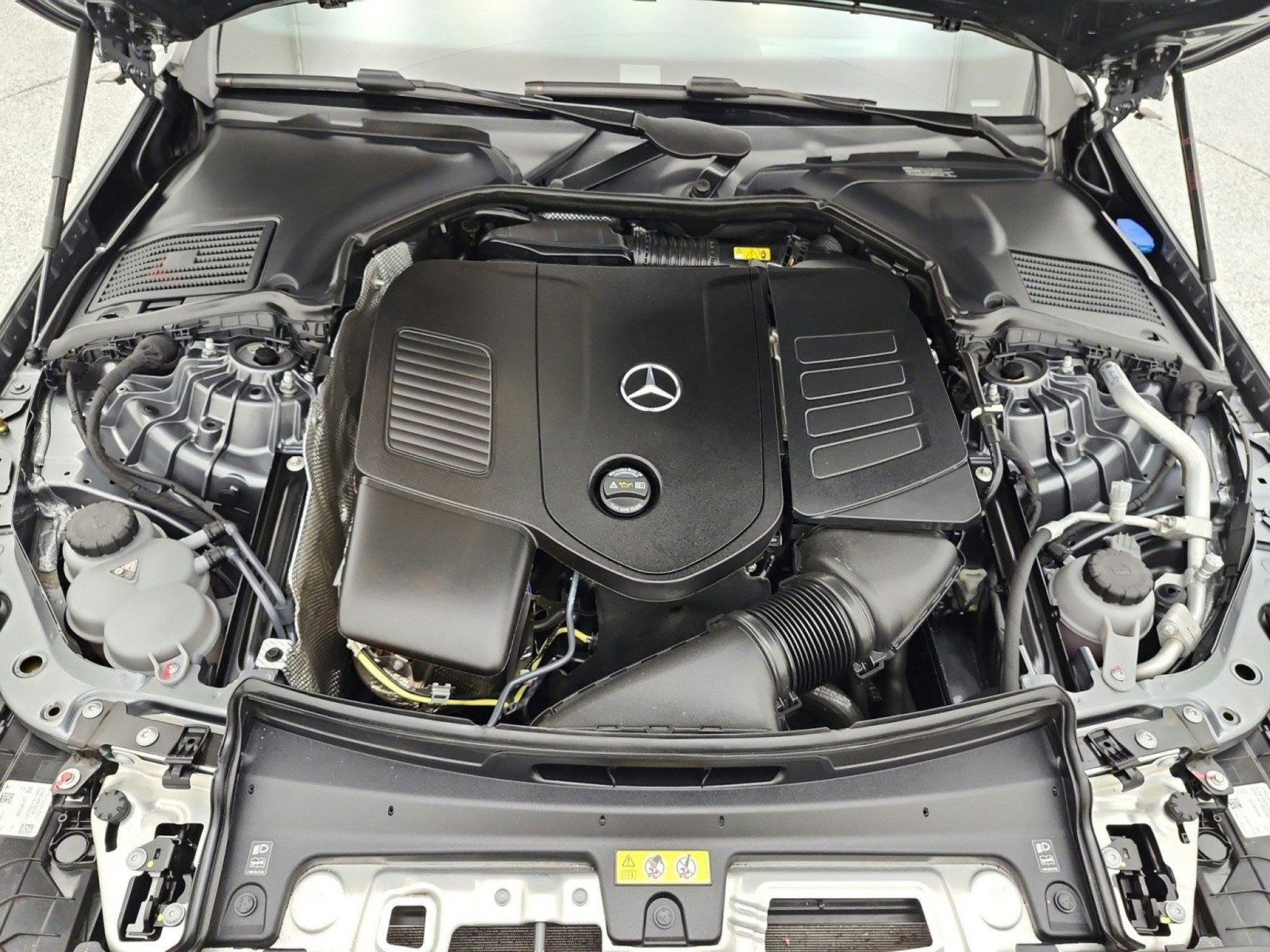 Used 2024 Mercedes-Benz C 300 Sedan image 17
