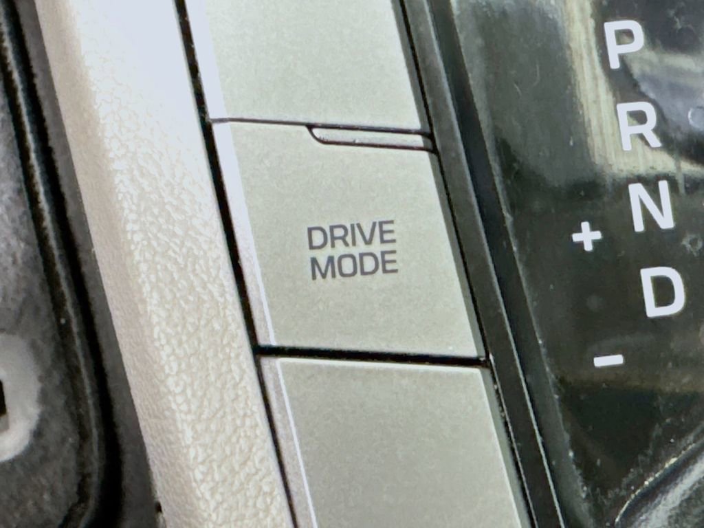 Used 2018 Hyundai Elantra SEL FWD image 13