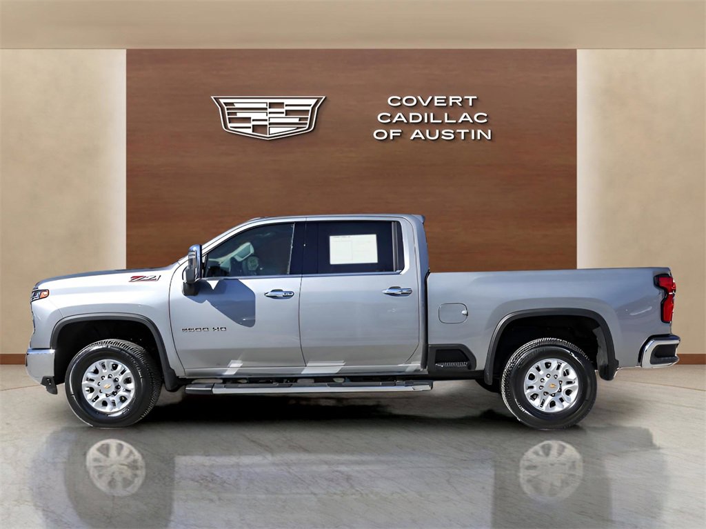 Used 2025 Chevrolet Silverado 2500 LTZ w/ LTZ Convenience Package image 2