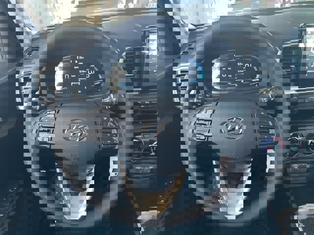 New 2026 Hyundai Venue SE image 23