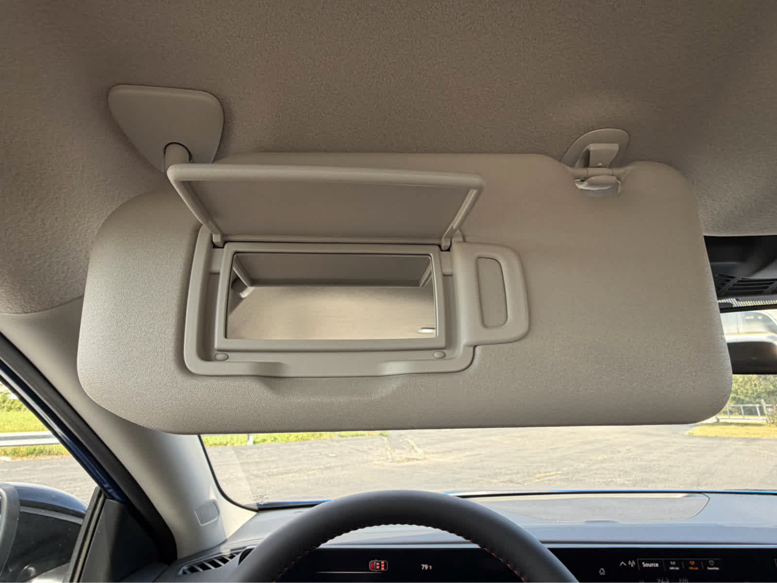 New 2027 Nissan Sentra SR w/ Floor Mat Package FWD image 19
