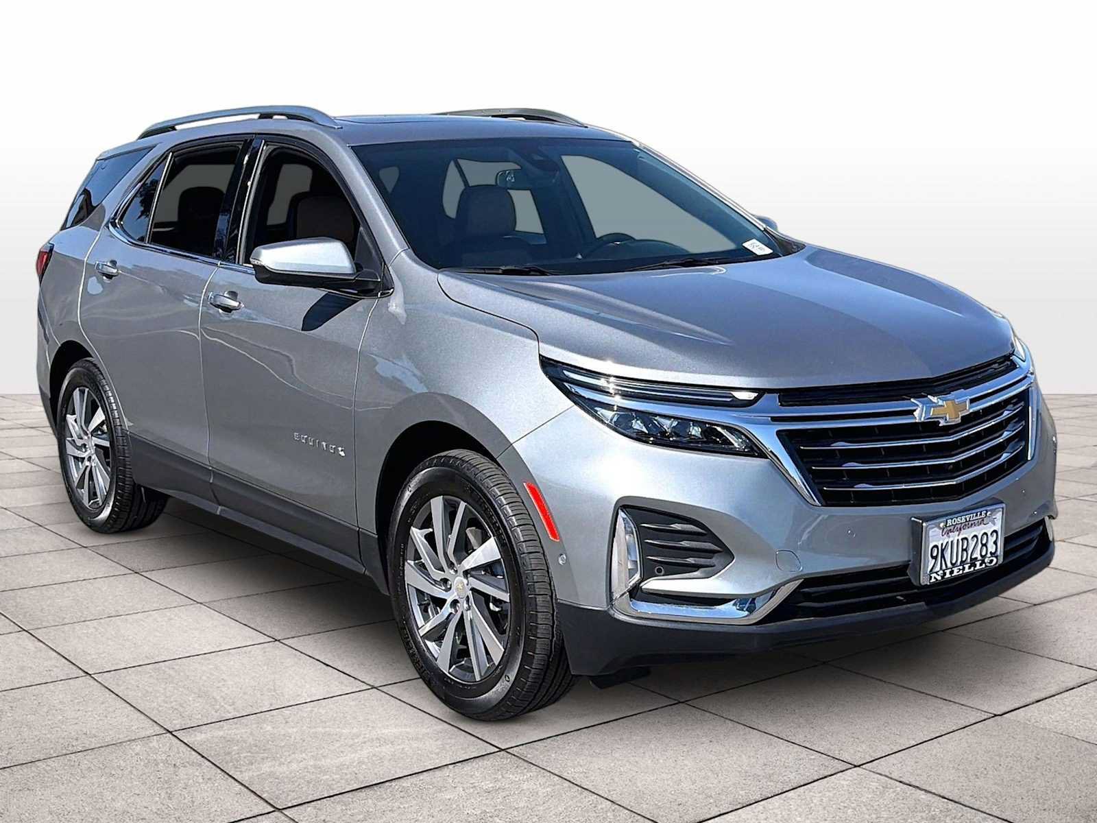 Used 2024 Chevrolet Equinox Premier AWD/4WD image 2