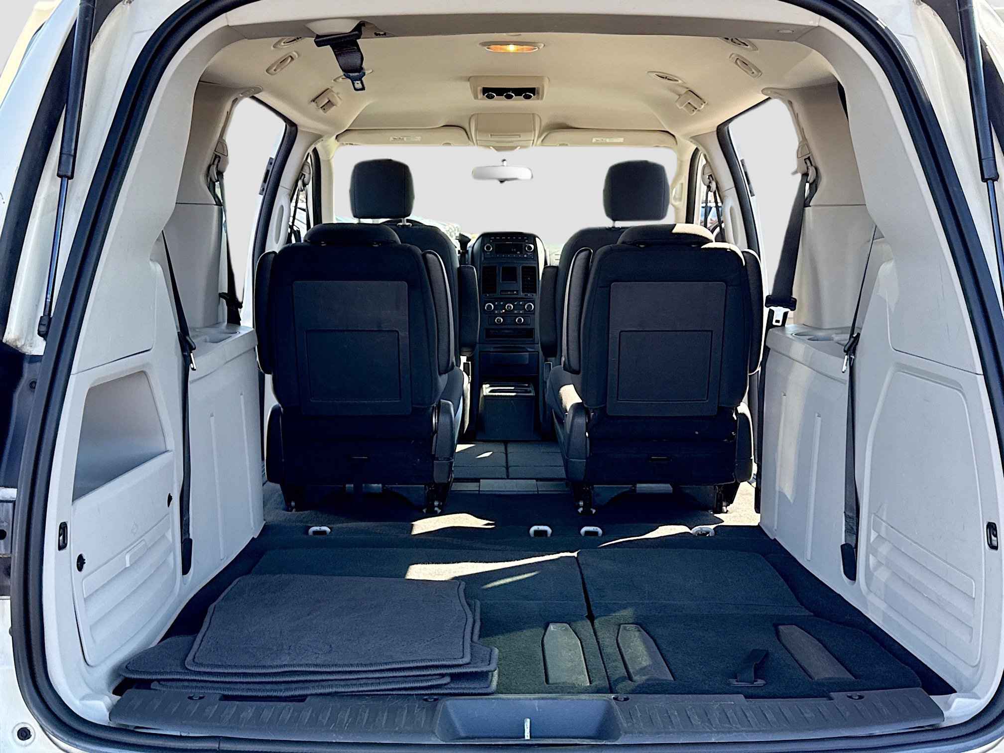 Used 2009 Dodge Grand Caravan SE w/ Climate Group image 7