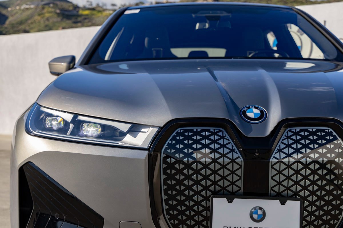 Certified 2023 BMW iX xDrive50 w/ Premium Package image 9