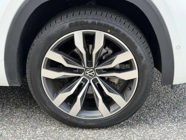 Certified 2023 Volkswagen Atlas SEL Premium AWD/4WD image 7