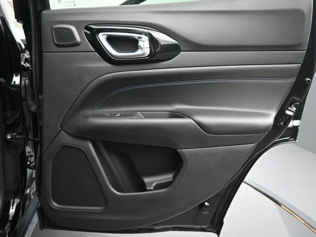 New 2025 Jeep Compass Latitude w/ Sun & Sound Group AWD/4WD image 16