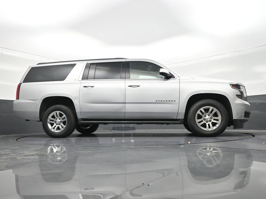 Used 2016 Chevrolet Suburban LT RWD image 29
