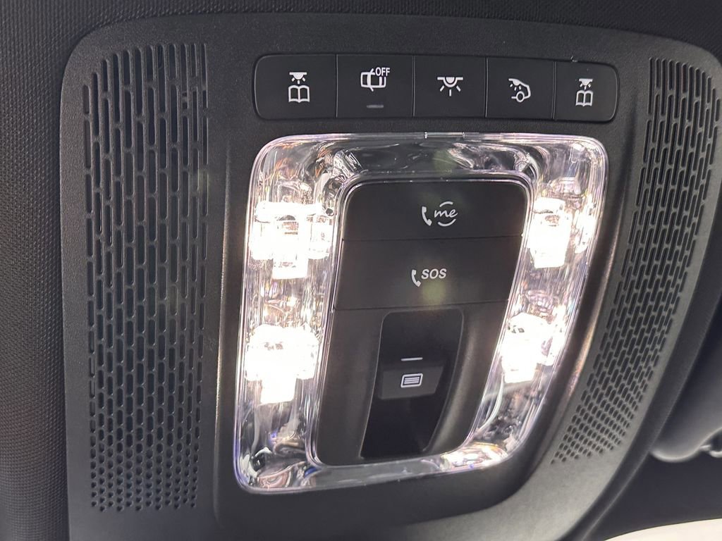 Certified 2025 Mercedes-Benz GLB 250 image 32