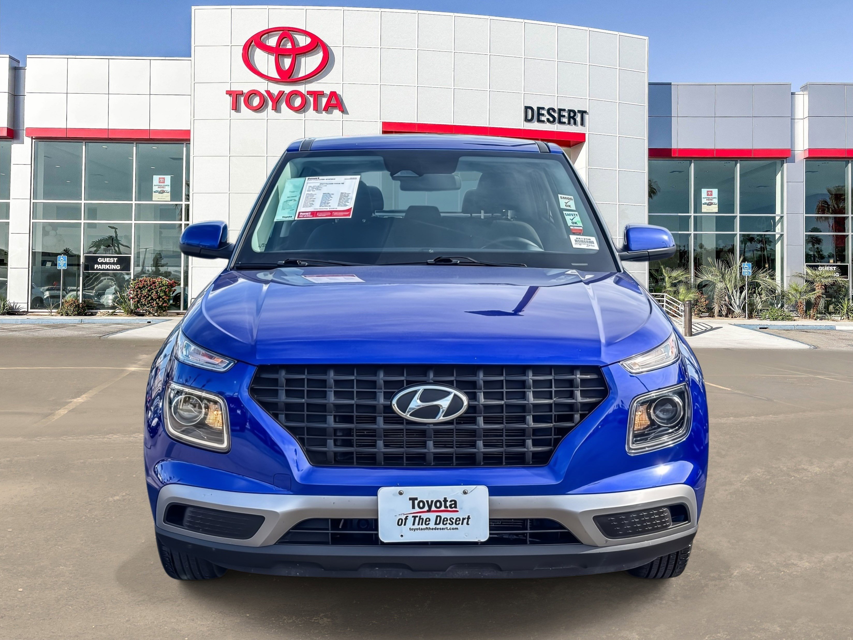 Used 2024 Hyundai Venue SE FWD image 2