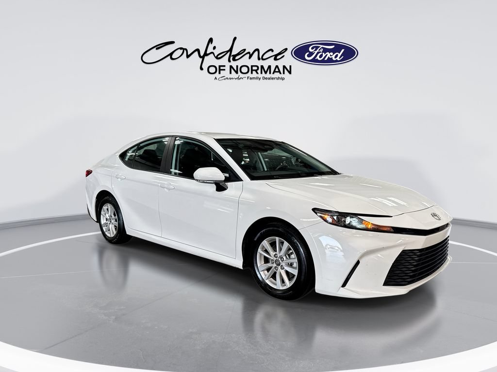 Used 2025 Toyota Camry LE FWD image 11