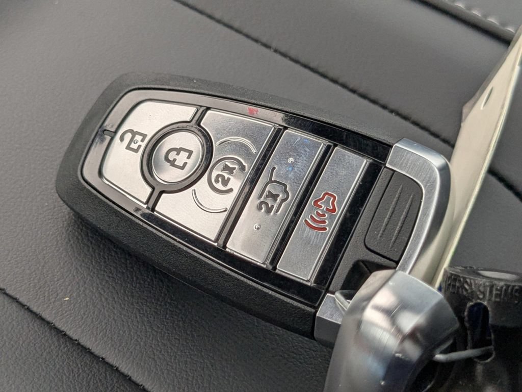 Used 2025 Ford Expedition Platinum w/ Stealth Performance Package AWD/4WD image 33