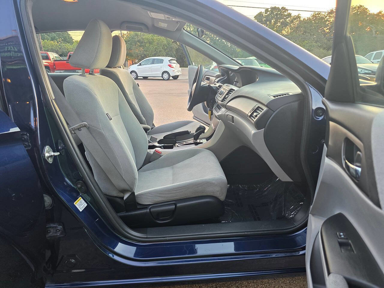 Used 2013 Honda Accord LX image 21