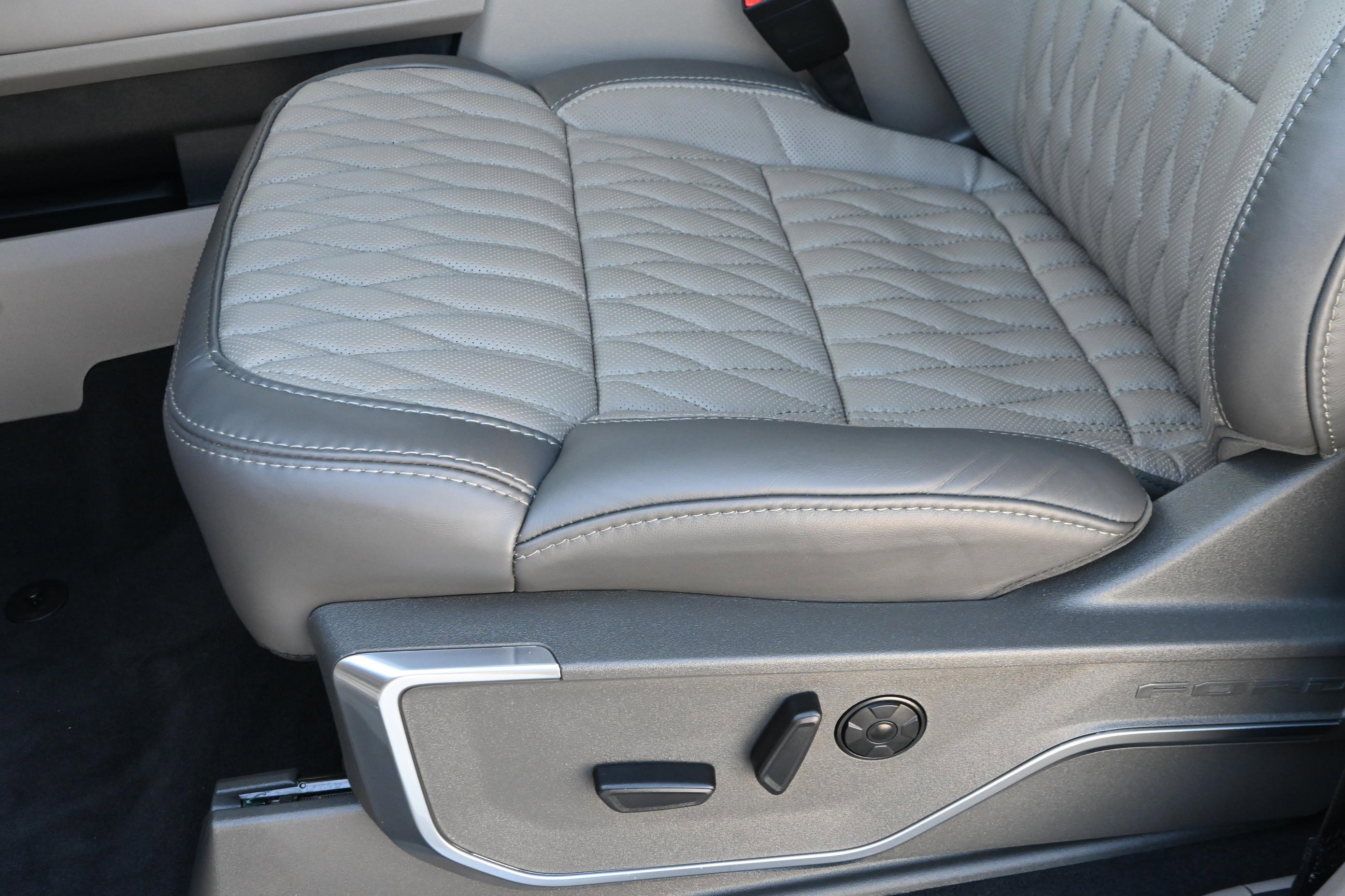 Used 2026 Ford F450 Platinum w/ Platinum Plus Package image 18