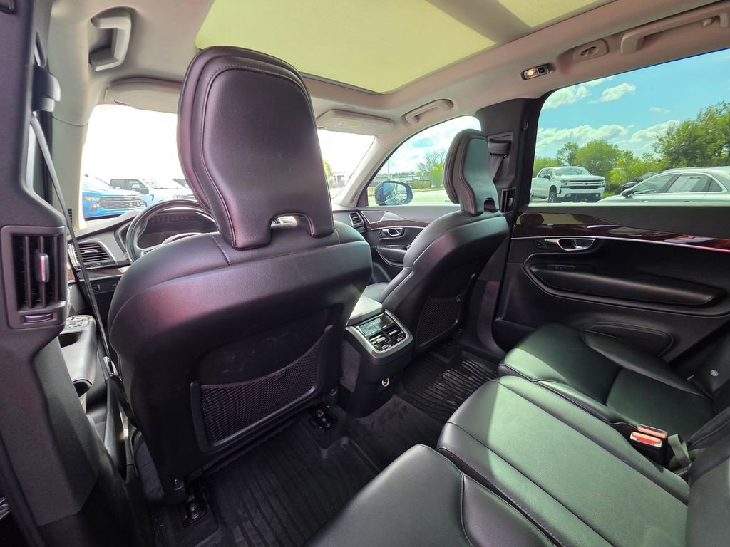 Used 2019 Volvo XC90 T5 Momentum w/ Protection Package Premier FWD image 9