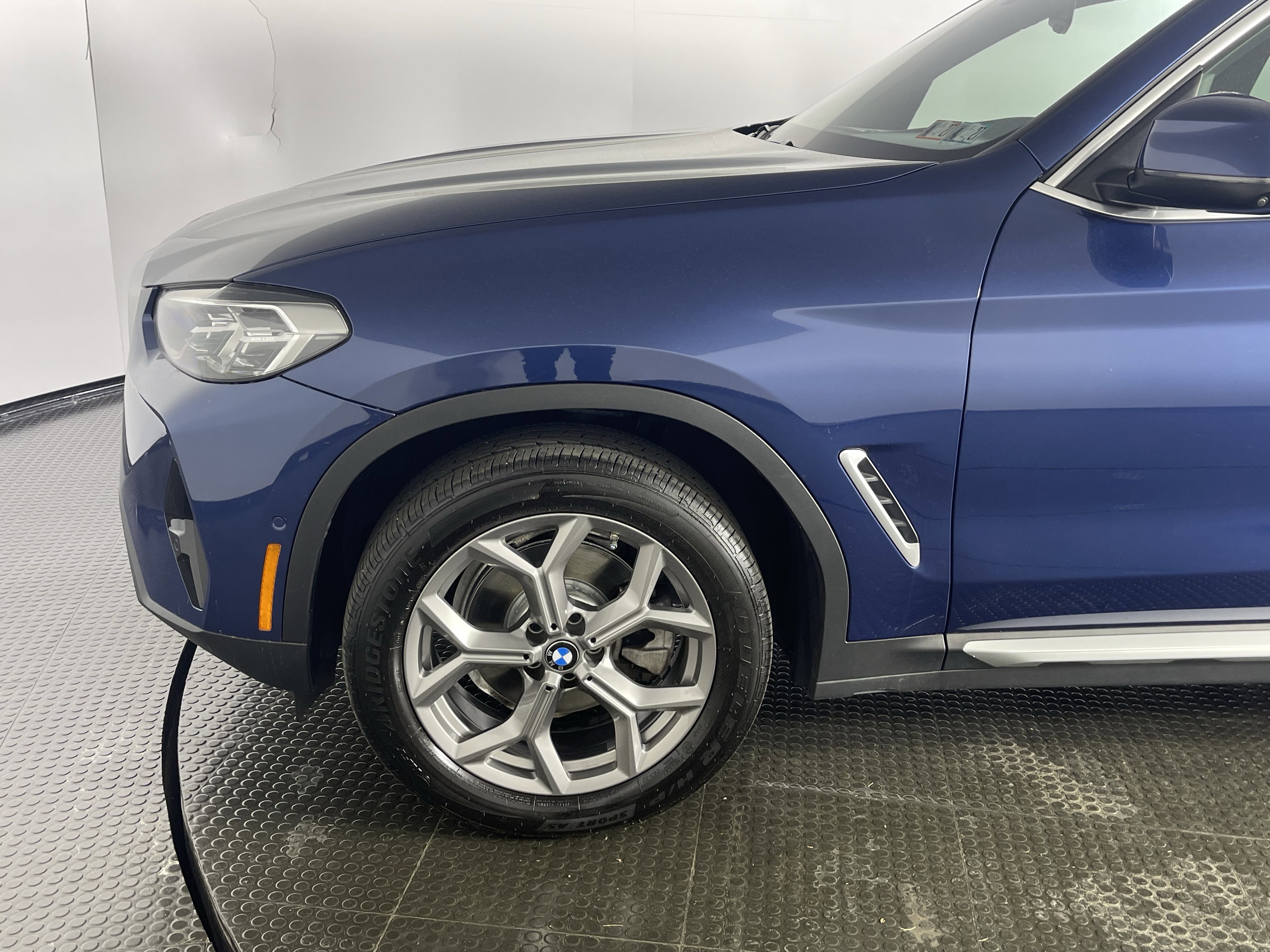 Certified 2023 BMW X3 xDrive30i w/ Convenience Package AWD/4WD image 4