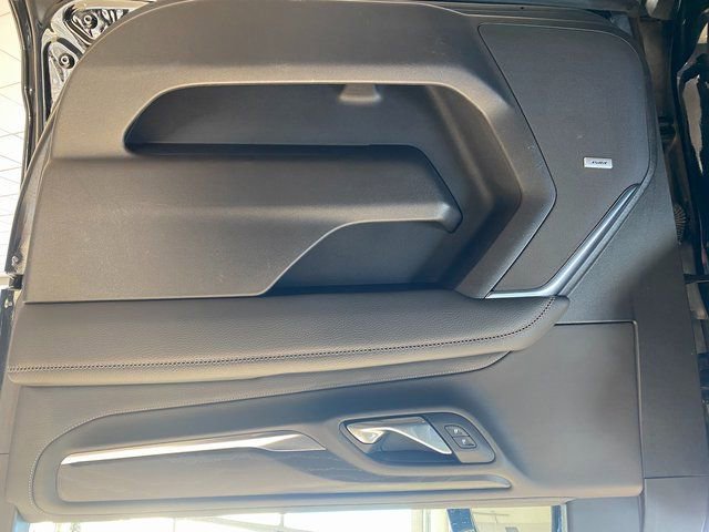 Used 2021 GMC Yukon XL Denali w/ Denali Premium Package image 10