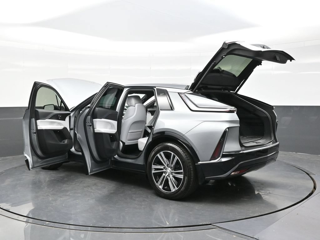 Certified 2024 Cadillac Lyriq Luxury AWD/4WD image 47