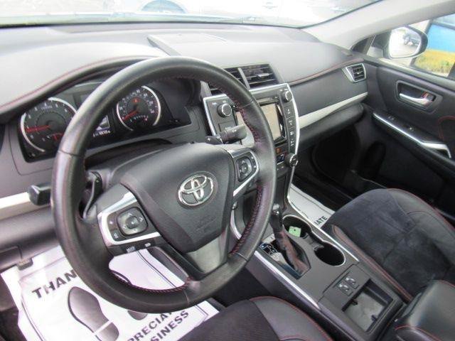 Used 2015 Toyota Camry XSE FWD image 13