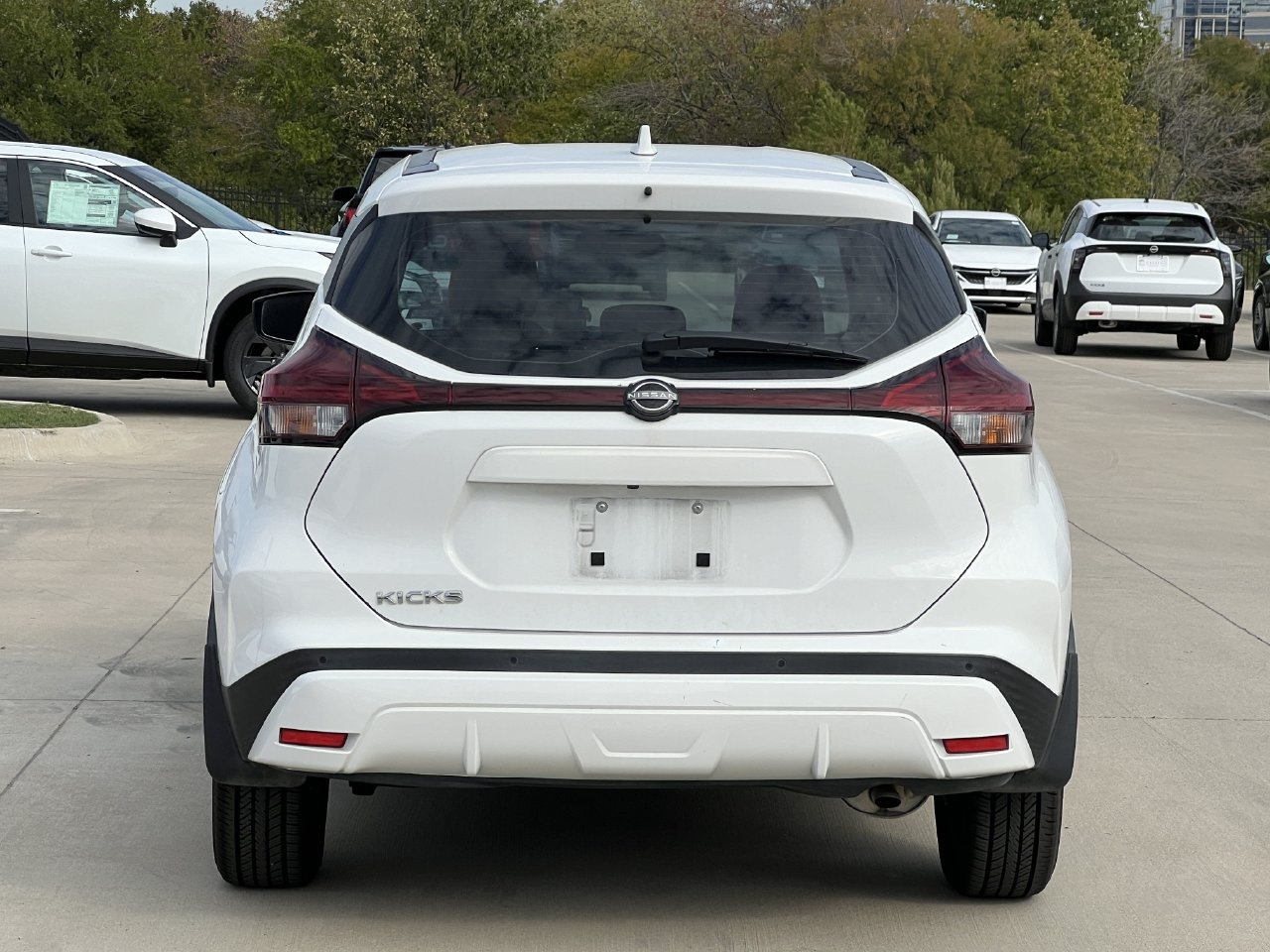 Used 2022 Nissan Kicks S FWD image 4