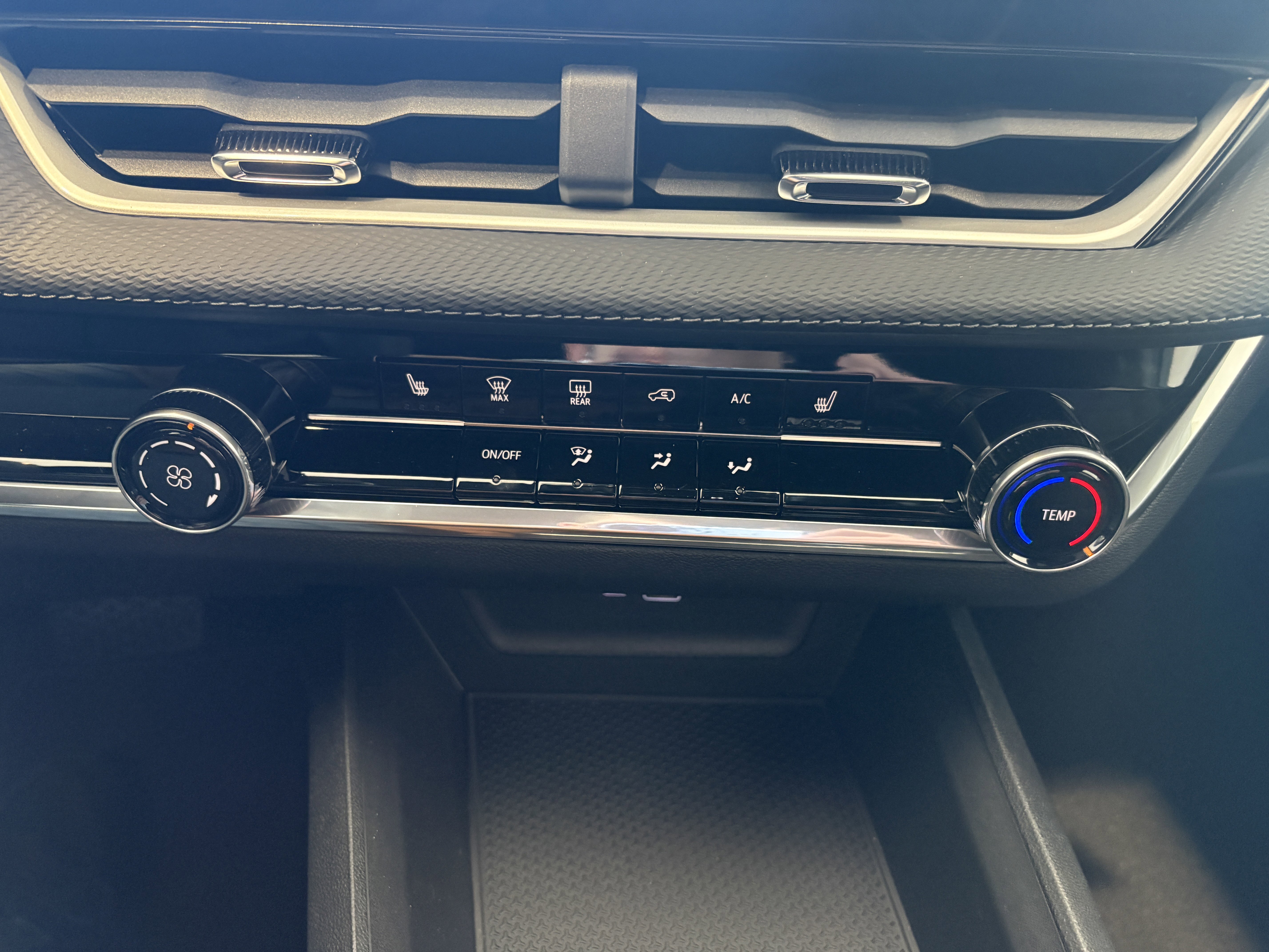 New 2026 Chevrolet Equinox LT image 18