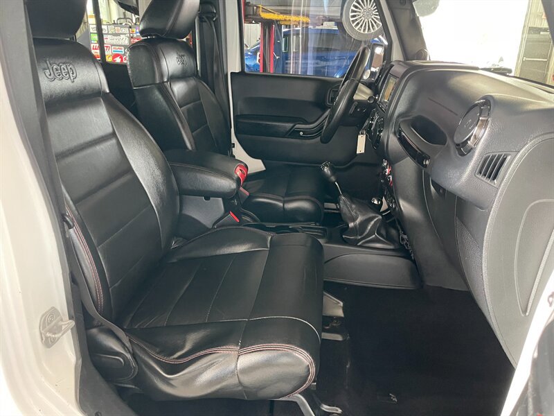 Used 2012 Jeep Wrangler Sahara AWD/4WD image 15