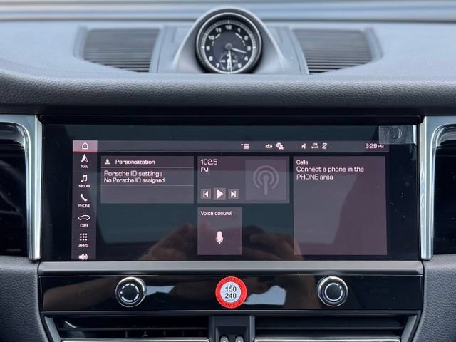 Certified 2026 Porsche Macan AWD/4WD image 29