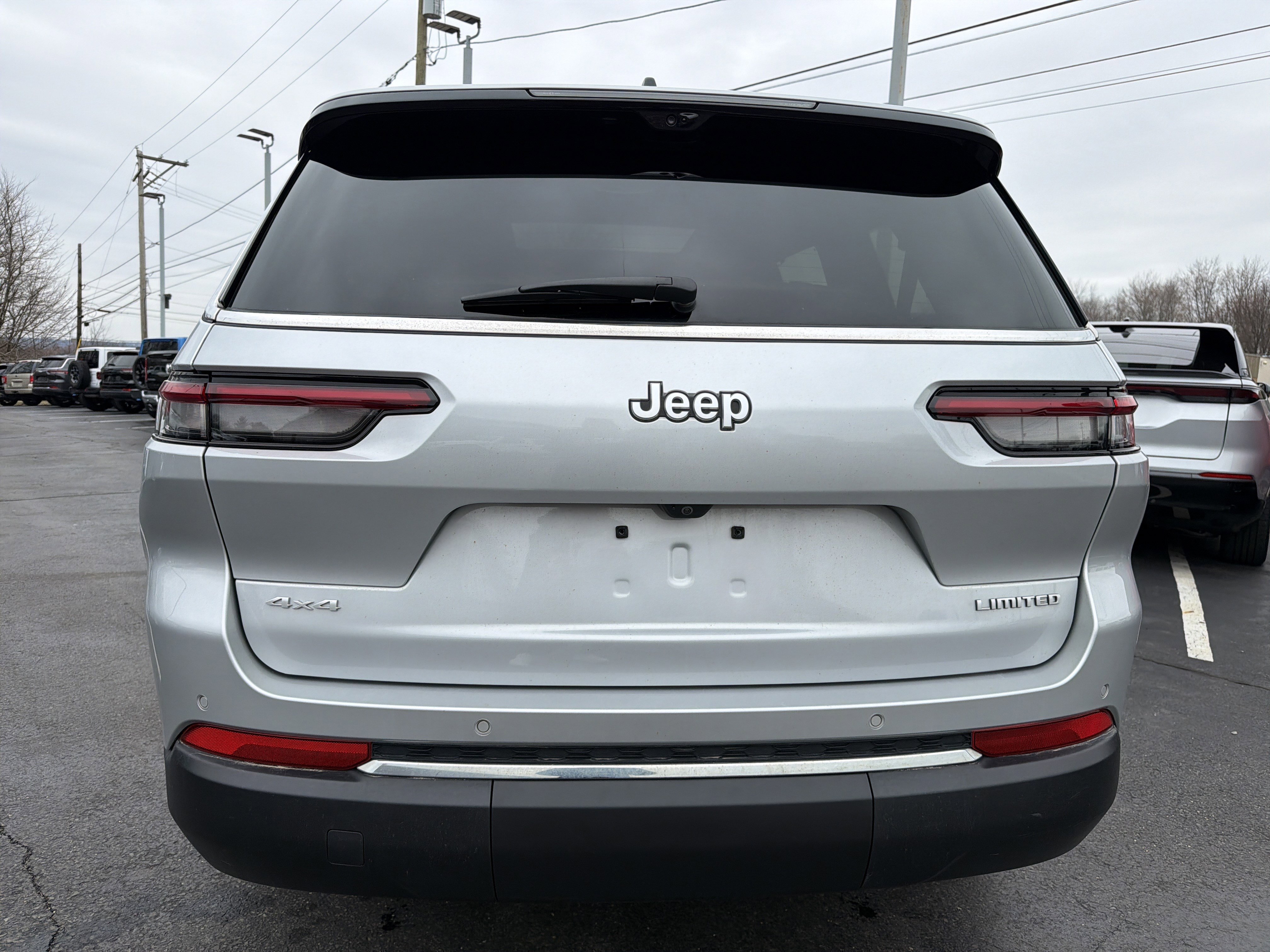 Certified 2025 Jeep Grand Cherokee L Limited w/ Luxury Tech Group II image 6