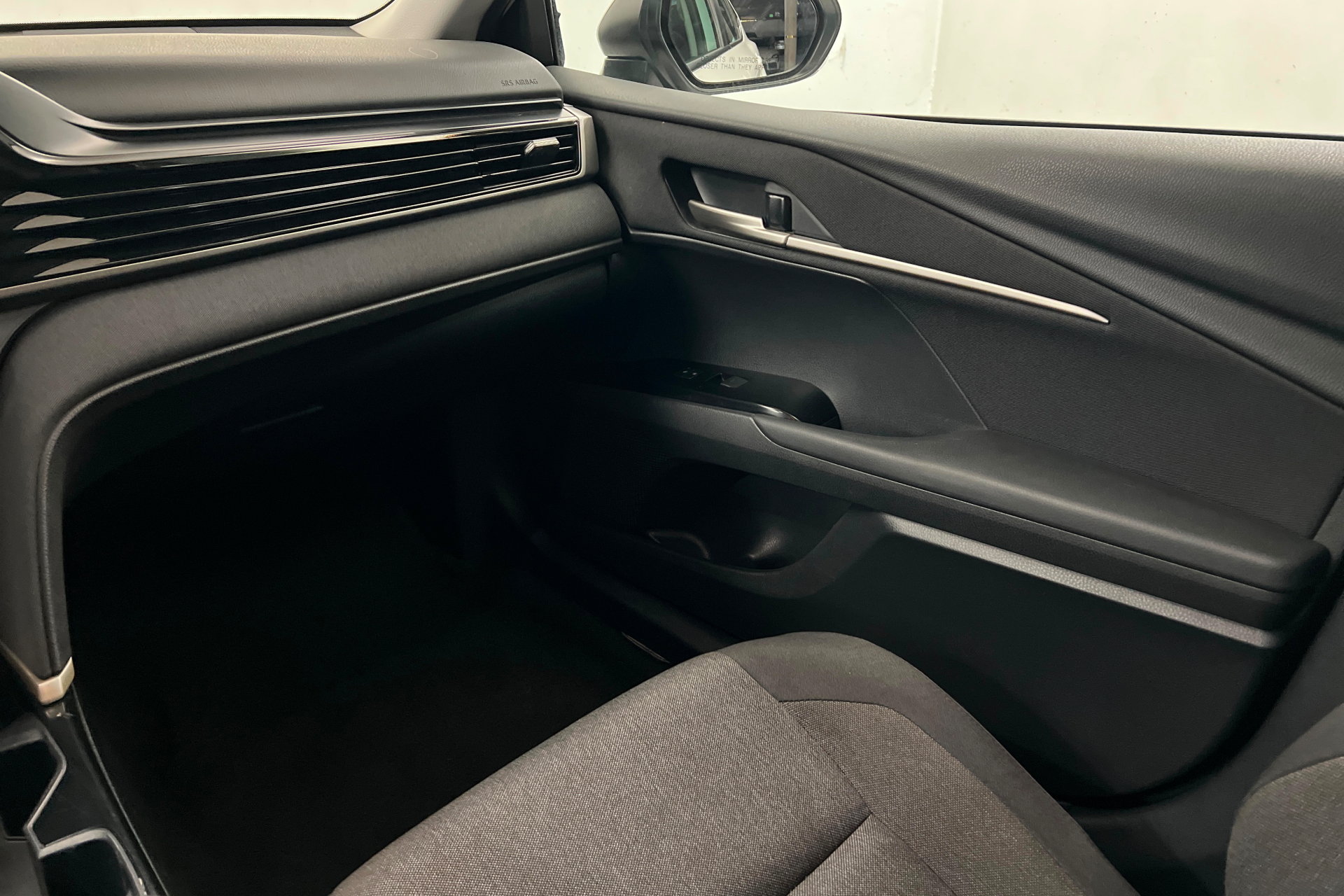 Used 2025 Toyota Camry LE FWD image 11