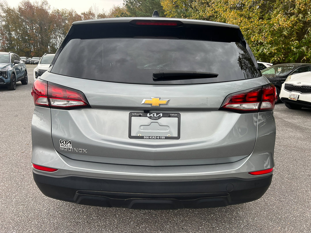 Used 2023 Chevrolet Equinox LS w/ LS Convenience Package image 4