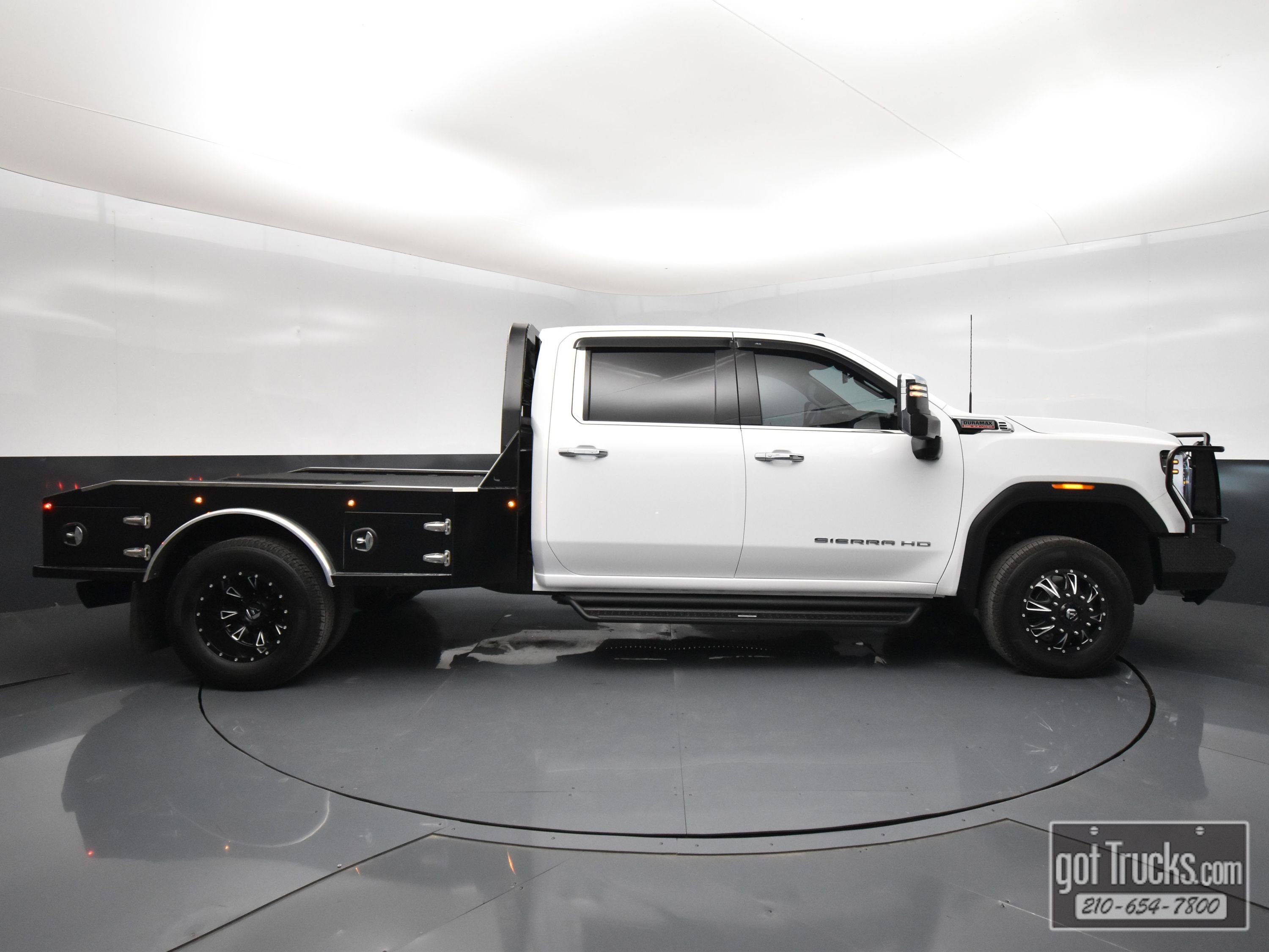 Used 2024 GMC Sierra 3500 SLT w/ SLT Convenience Package image 53