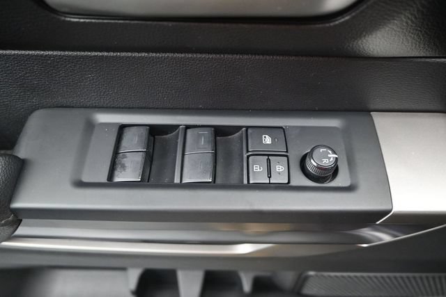 Used 2022 Toyota Tundra SR5 w/ SR5 Convenience Package AWD/4WD image 9