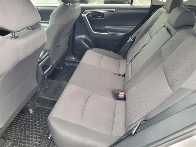 Used 2019 Toyota RAV4 LE image 8