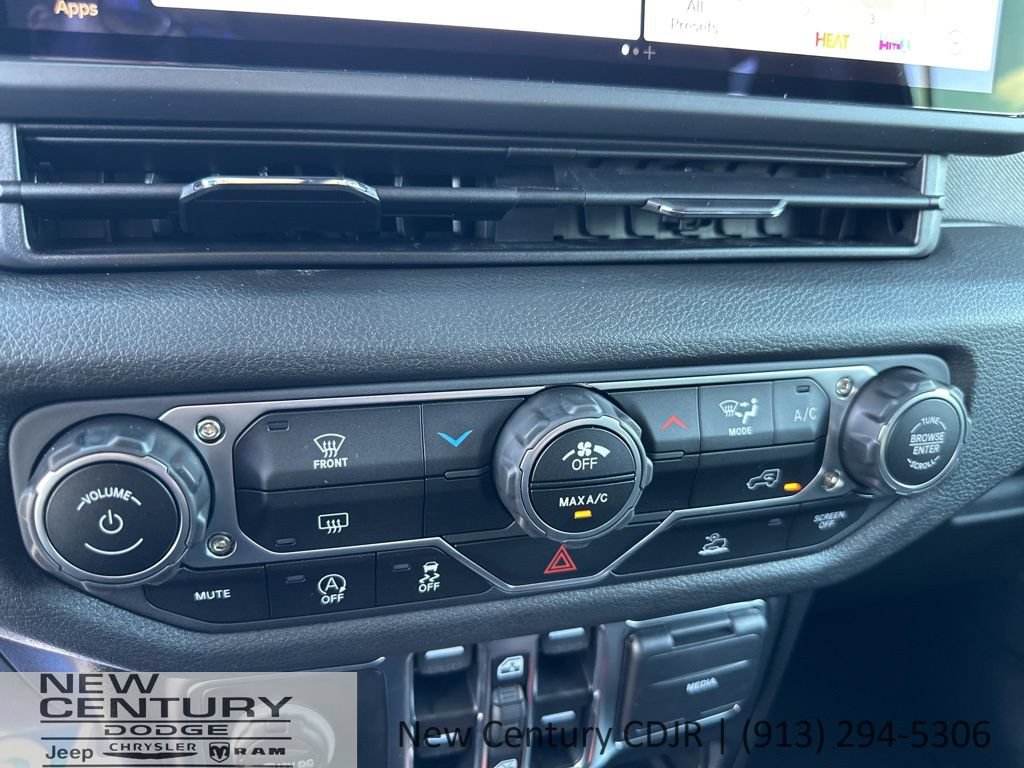 New 2025 Jeep Gladiator Sport AWD/4WD image 22