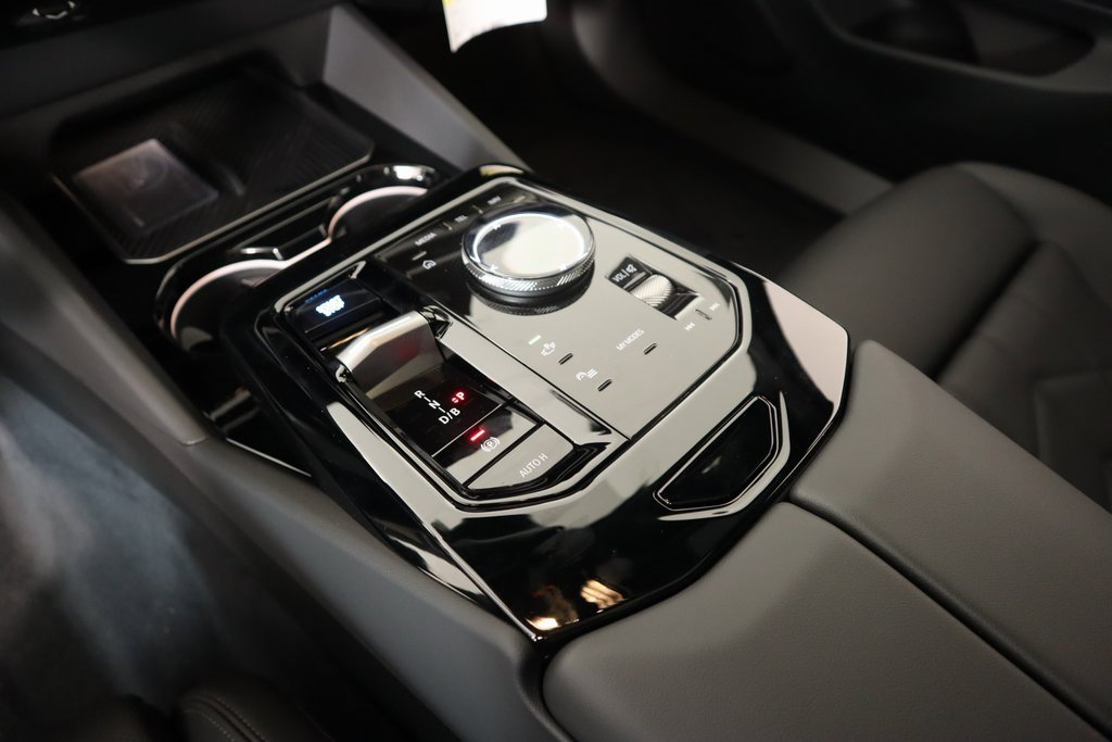 New 2025 BMW i5 xDrive40 w/ M Sport Package image 9