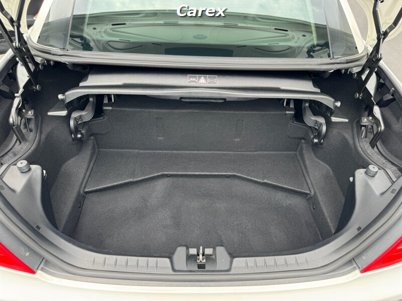Used 2010 Mercedes-Benz SLK 350 image 35