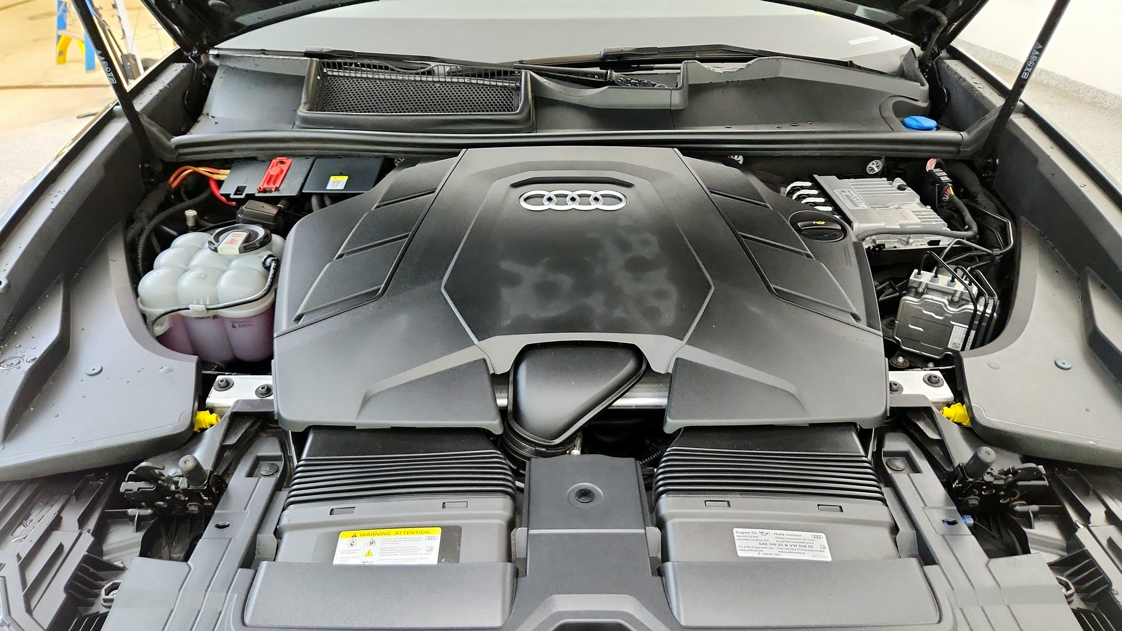 Used 2022 Audi Q8 Premium Plus AWD/4WD image 29