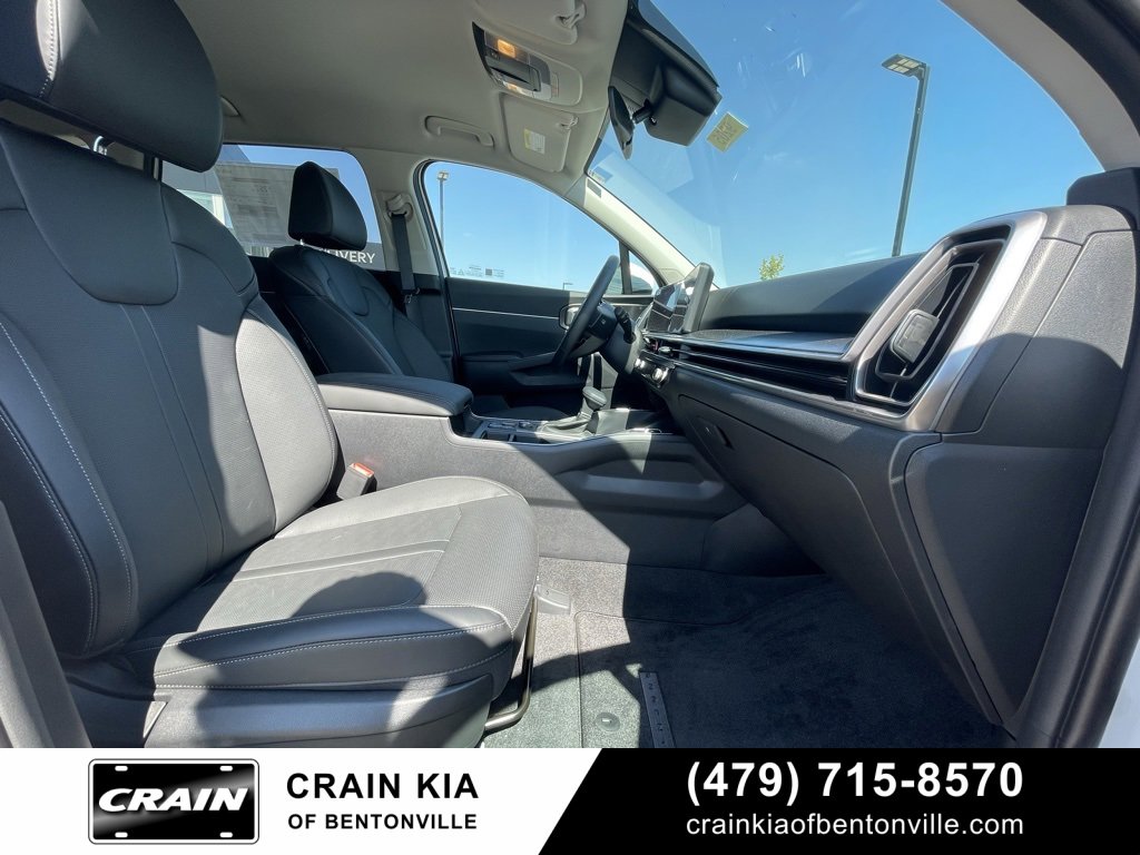 New 2025 Kia Sorento S image 30