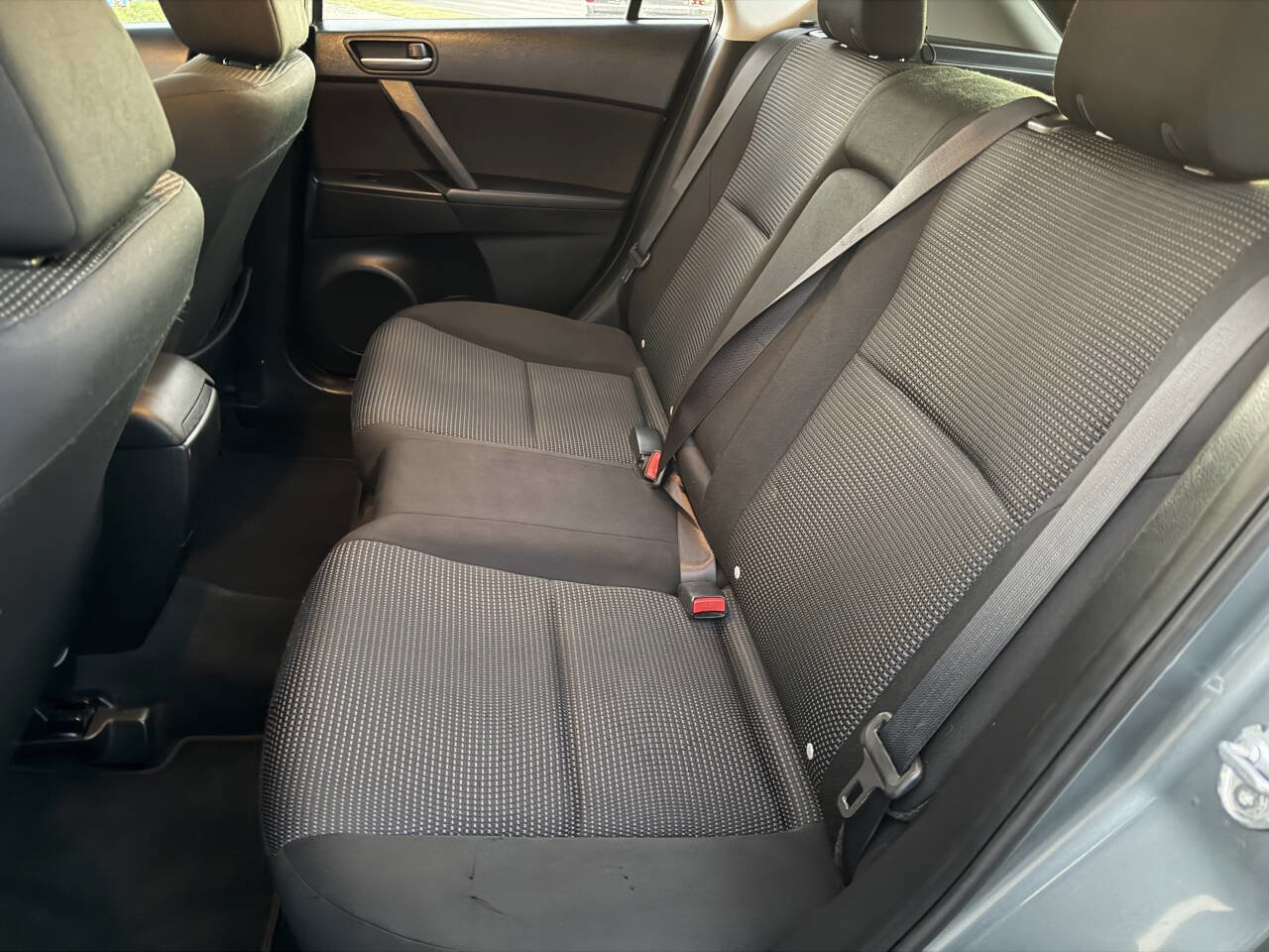 Used 2013 MAZDA MAZDA3 i Touring image 34