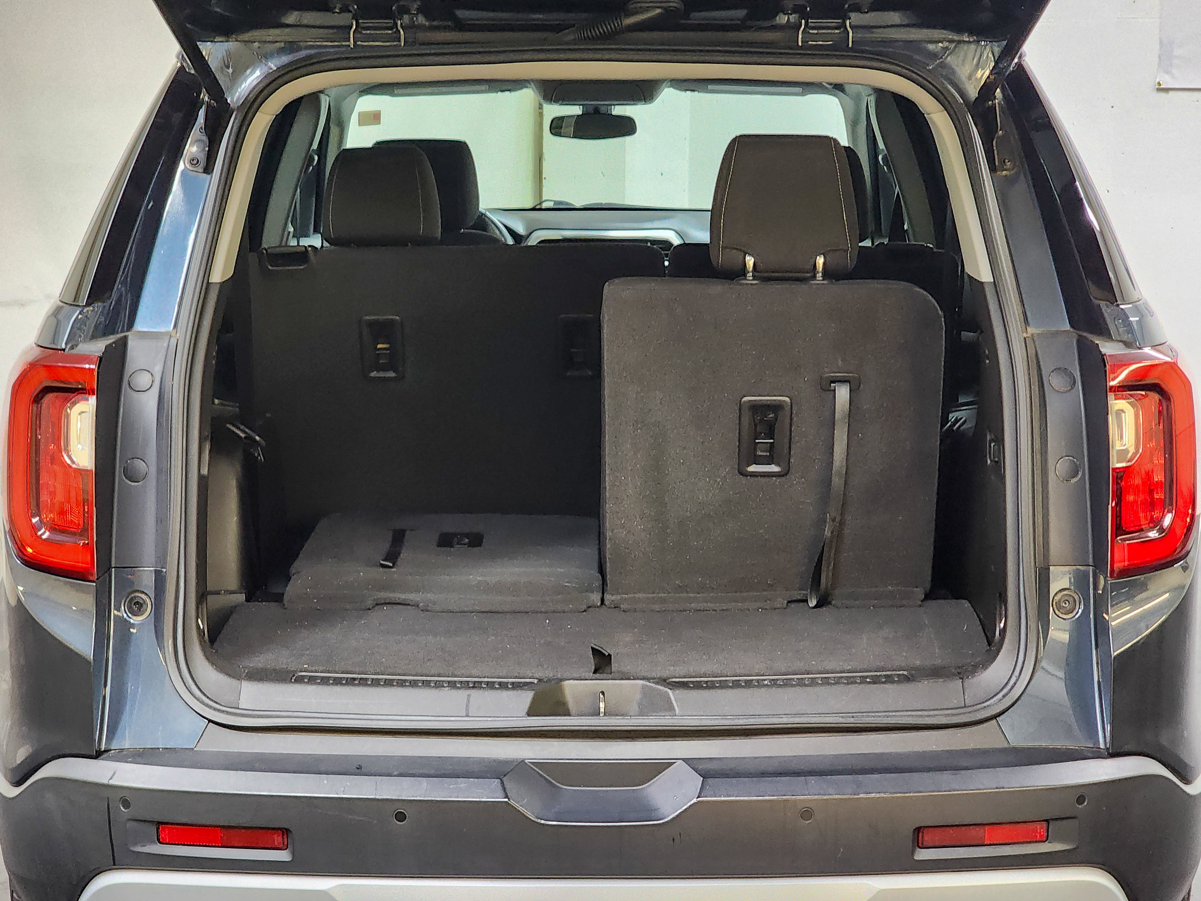 Used 2020 GMC Acadia SLE image 8