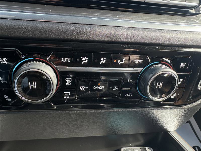 Used 2023 Chevrolet Silverado 1500 High Country w/ Technology Package image 21