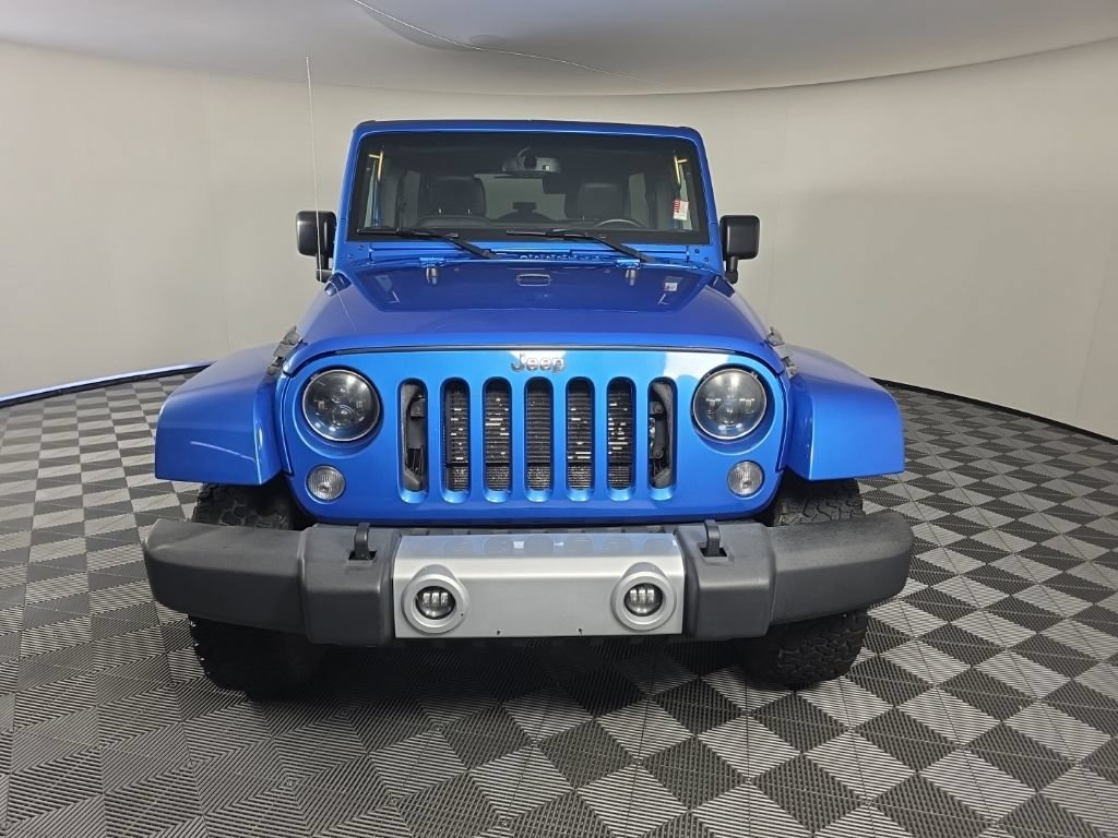 Used 2015 Jeep Wrangler Unlimited Sahara w/ Connectivity Group AWD/4WD image 8