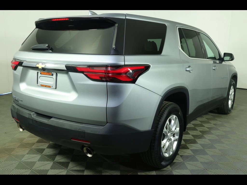 Used 2023 Chevrolet Traverse LS AWD/4WD image 14